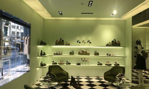 2020-06/prada3